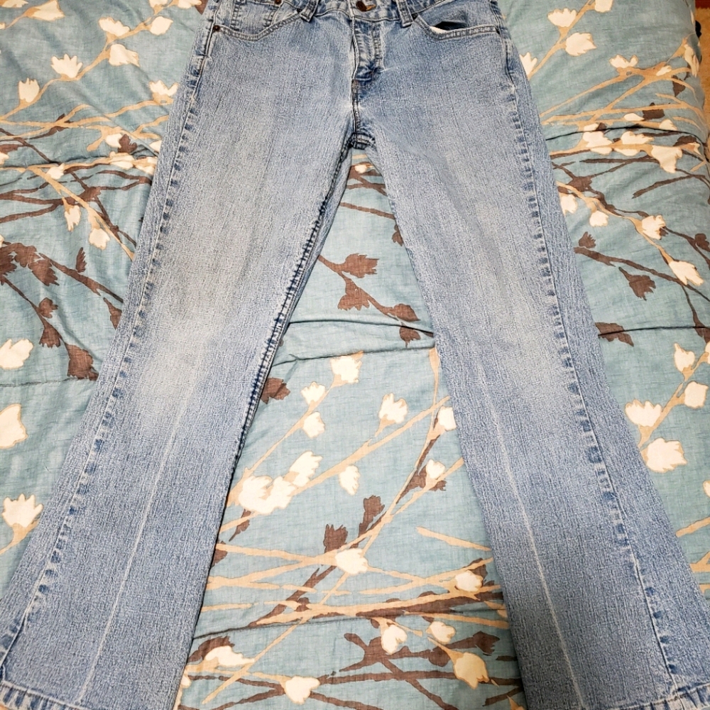 Levi Signature Stretch Low Rise Bootcut (10S)